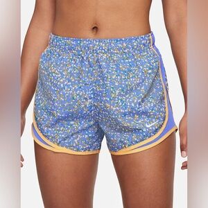 Nike Women's Dri-Fit Icon Clash Tempo